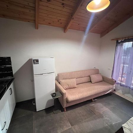 Guest Rooms Arbri วญอเรอ ภายนอก รูปภาพ