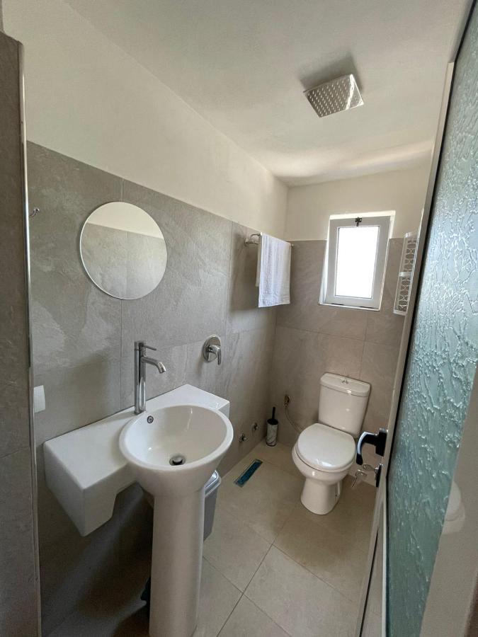 Guest Rooms Arbri วญอเรอ ภายนอก รูปภาพ
