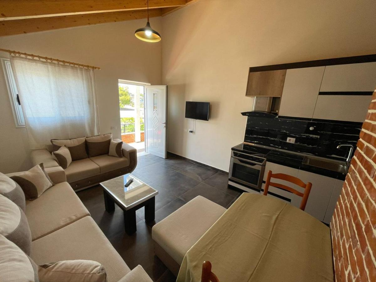 Guest Rooms Arbri วญอเรอ ภายนอก รูปภาพ