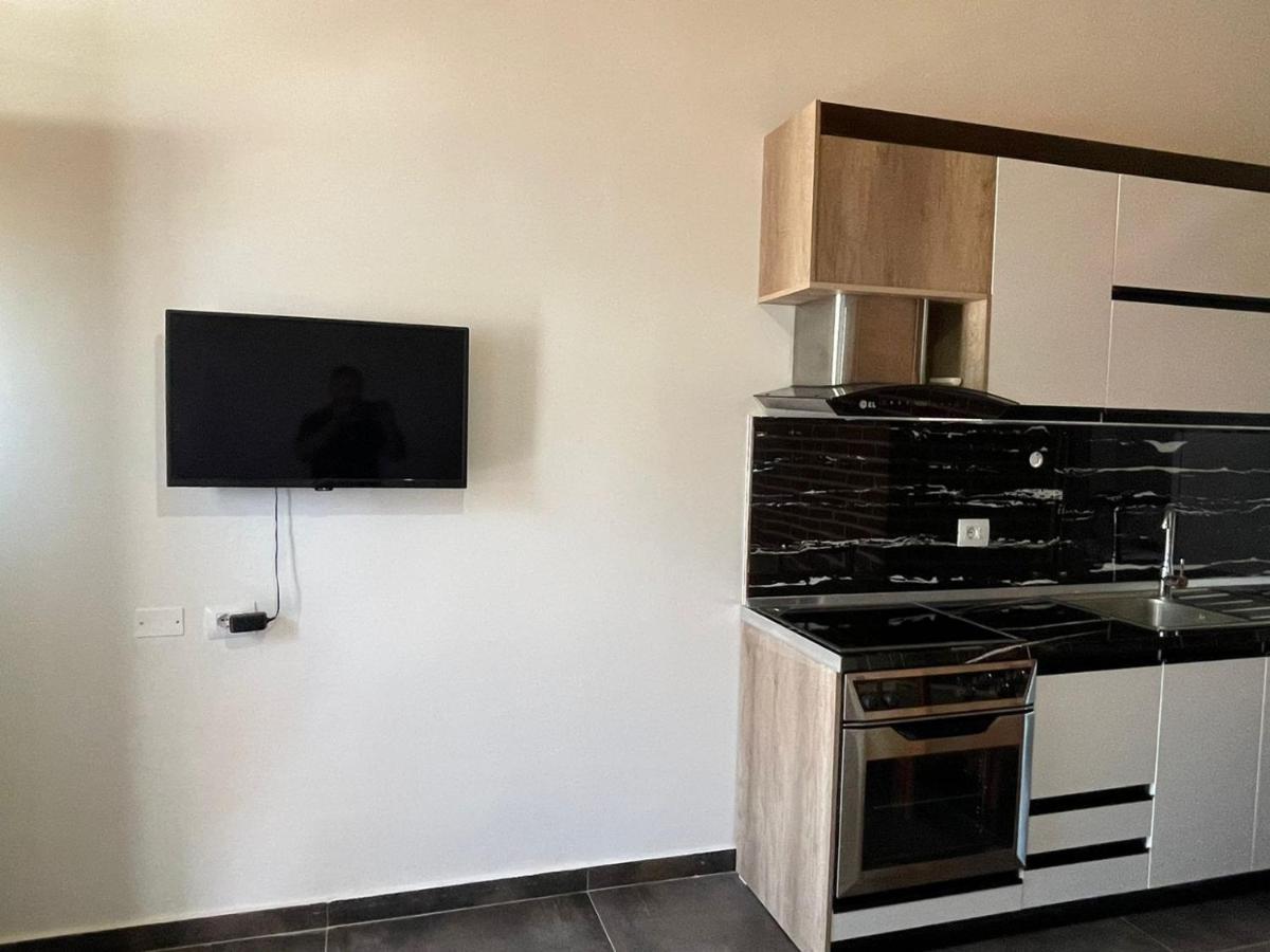 Guest Rooms Arbri วญอเรอ ภายนอก รูปภาพ