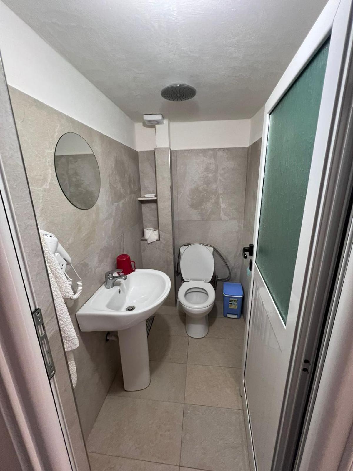 Guest Rooms Arbri วญอเรอ ภายนอก รูปภาพ