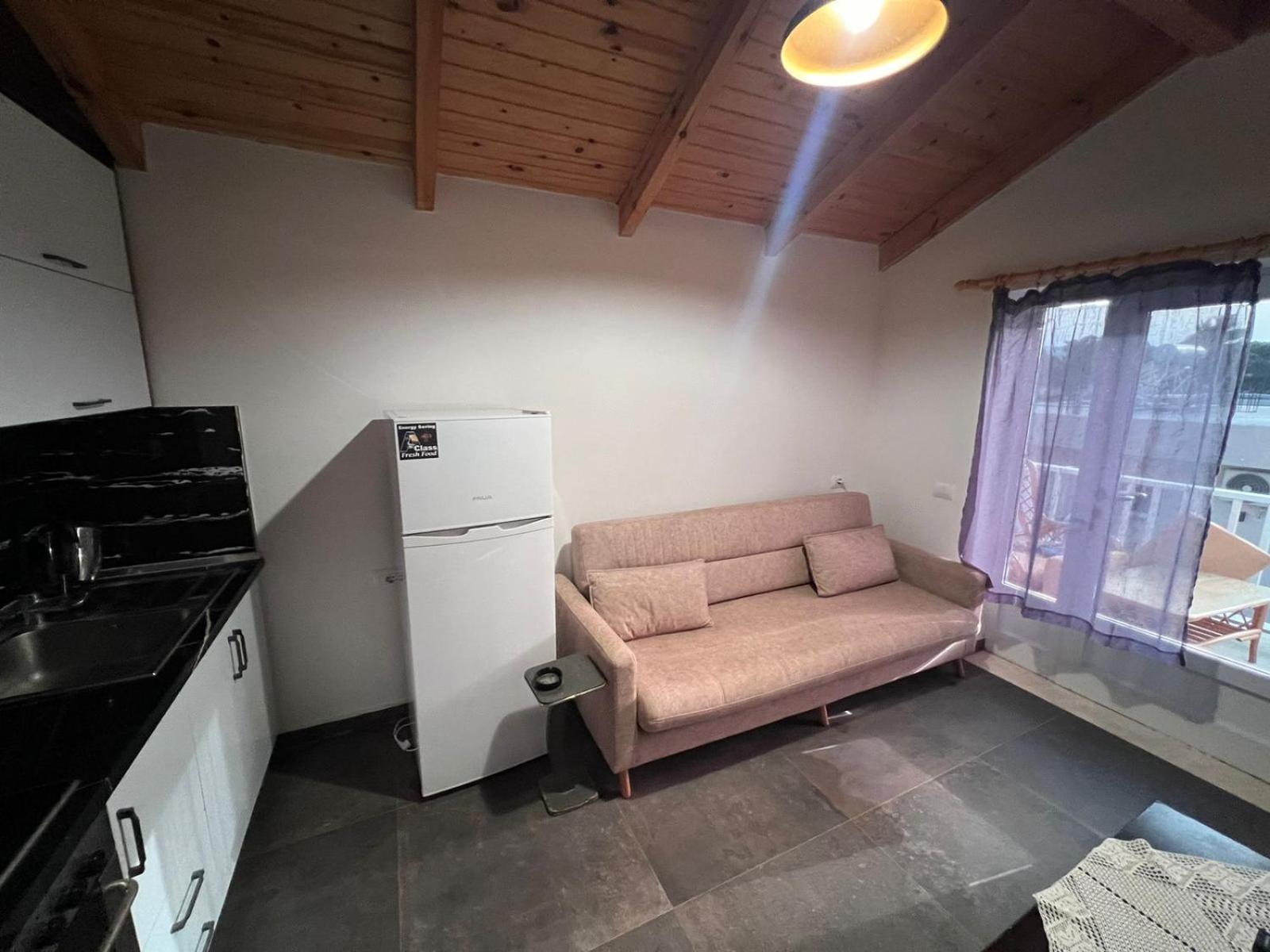 Guest Rooms Arbri วญอเรอ ภายนอก รูปภาพ