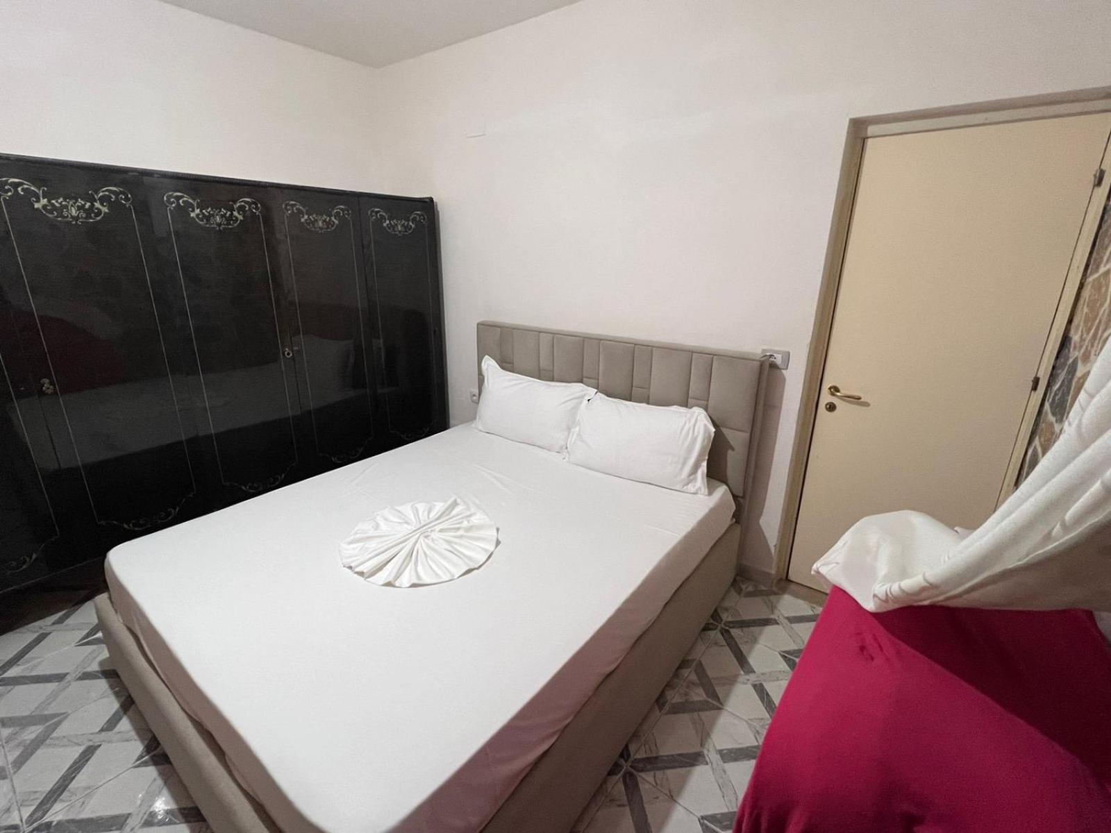 Guest Rooms Arbri วญอเรอ ภายนอก รูปภาพ