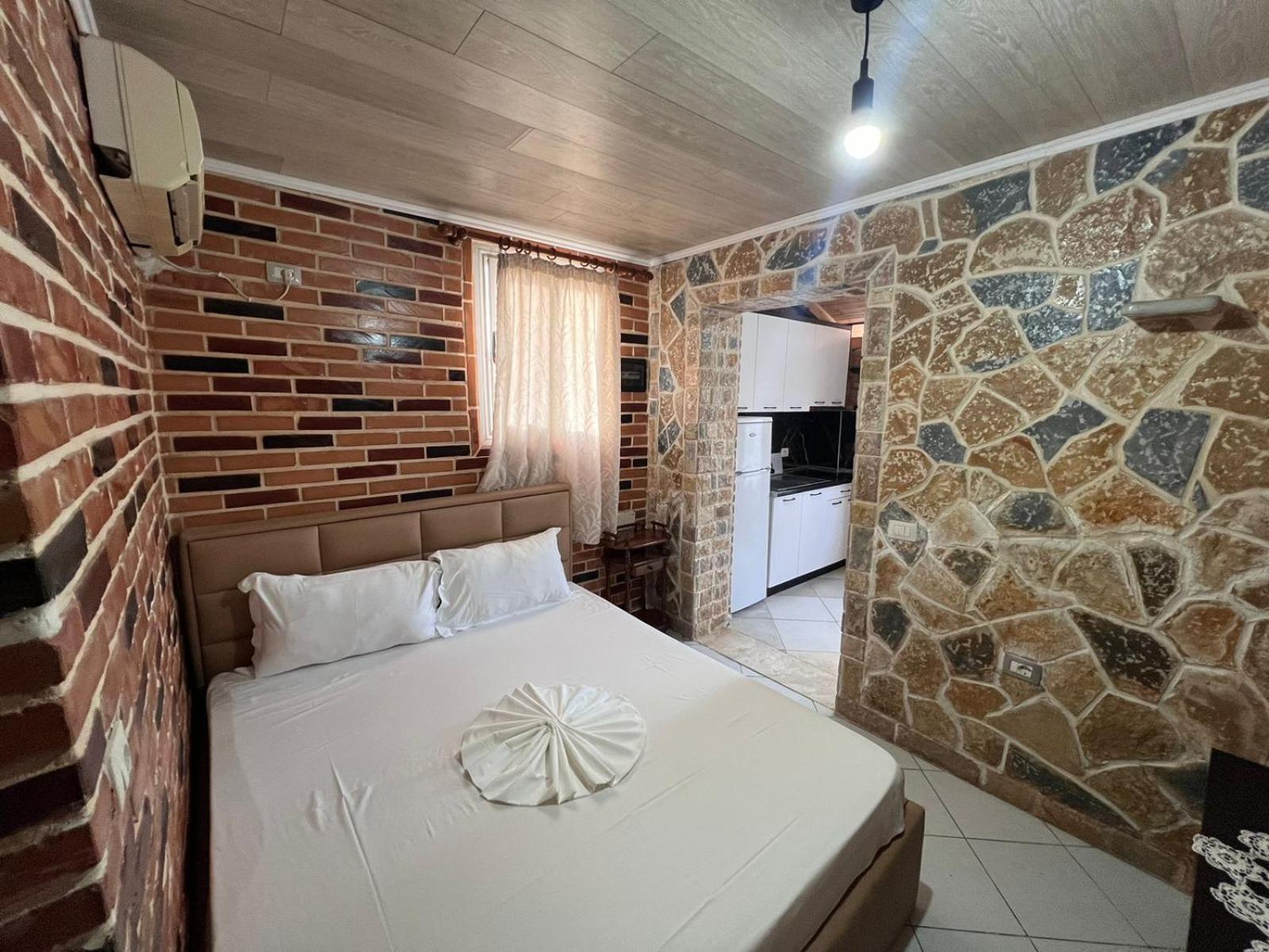 Guest Rooms Arbri วญอเรอ ภายนอก รูปภาพ