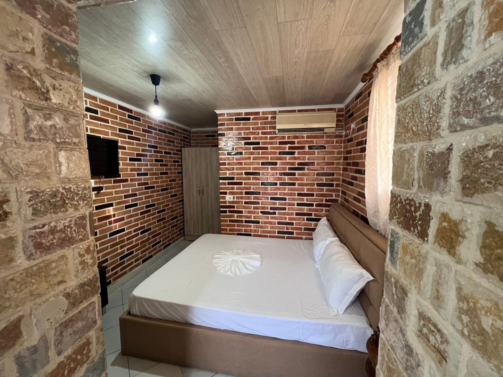 Guest Rooms Arbri วญอเรอ ภายนอก รูปภาพ