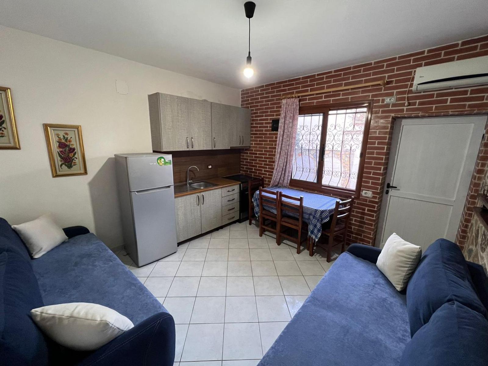 Guest Rooms Arbri วญอเรอ ภายนอก รูปภาพ