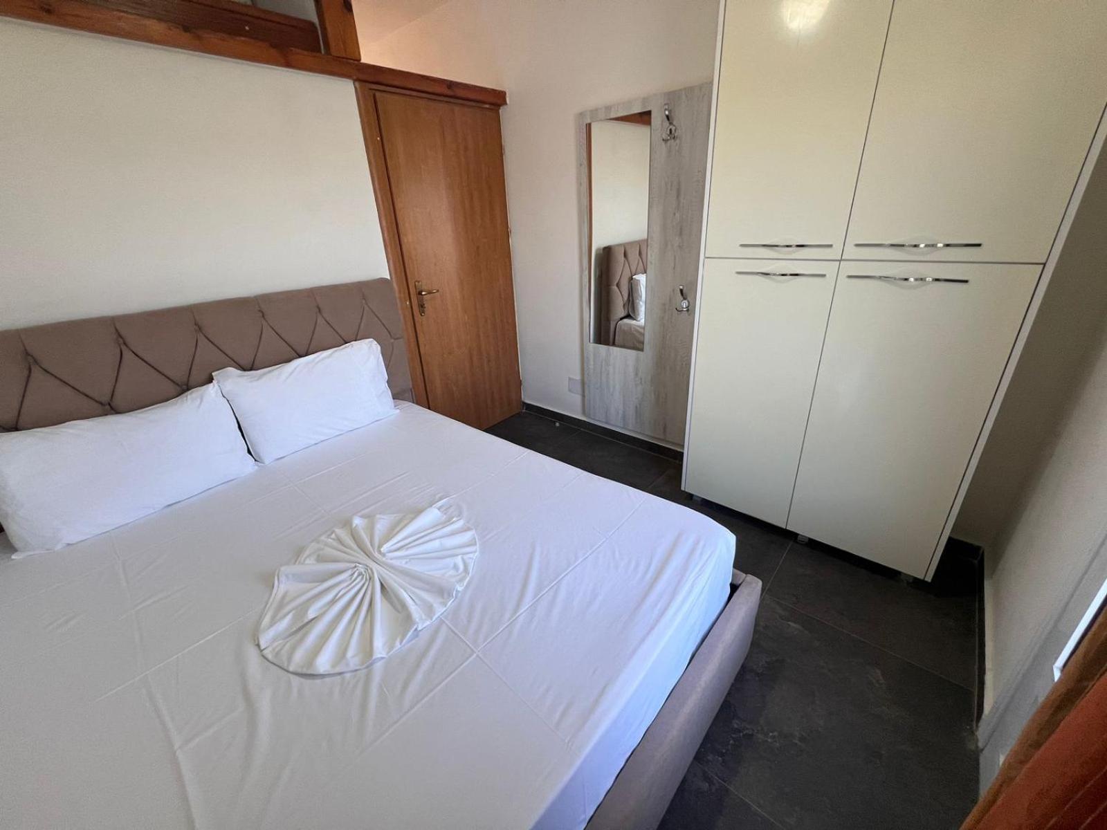 Guest Rooms Arbri วญอเรอ ภายนอก รูปภาพ